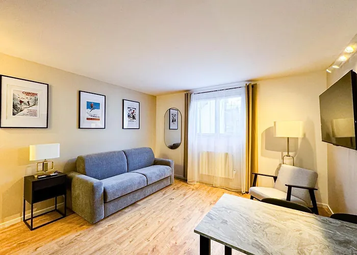 Cozy Mountain Summer Pool Parking Apartment